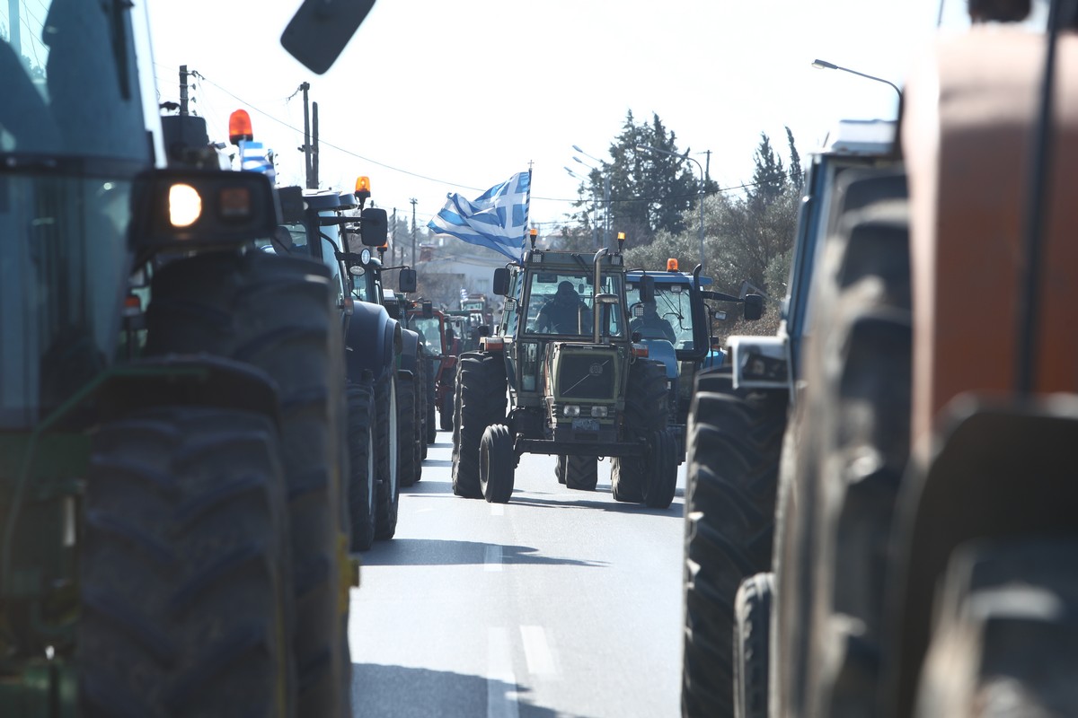 Σύσκεψη στο Μαξίμου για τις αγροτικές κινητοποιήσεις