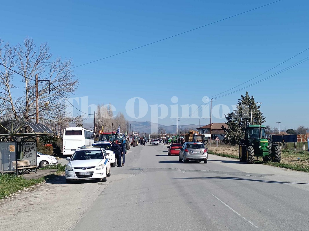 Παραμένουν στα μπλόκα οι αγρότες – Τρακτέρ στα Κουφάλια και την Επανομή (VIDEO)