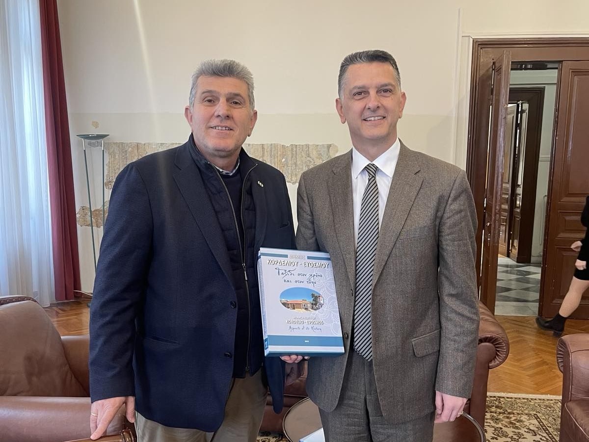 Θεσσαλονίκη: Το κατώφλι του Διοικητηρίου περνούν ο ένας μετά τον άλλο οι δήμαρχοι