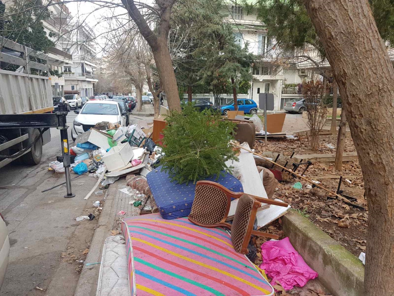 Θεσσαλονίκη: Πλύθηκαν δρόμοι στην Ε΄ Κοινότητα μετά από χρόνια (ΦΩΤΟ+VIDEO)