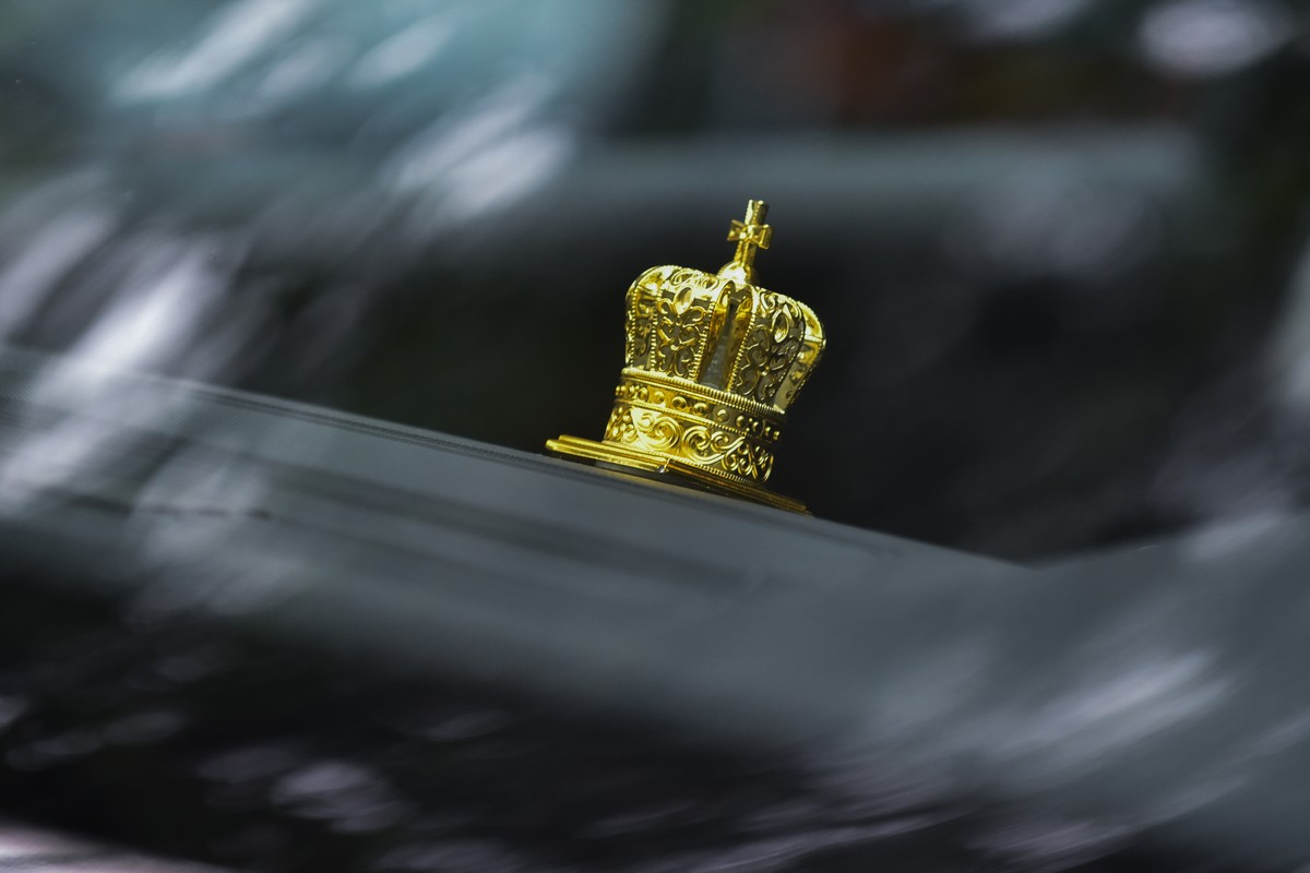 Εκτός Εκκλησίας οι βουλευτές που ψήφισαν «ναι» στον γάμο ομόφυλων, από τη Μητρόπολη Πειραιά