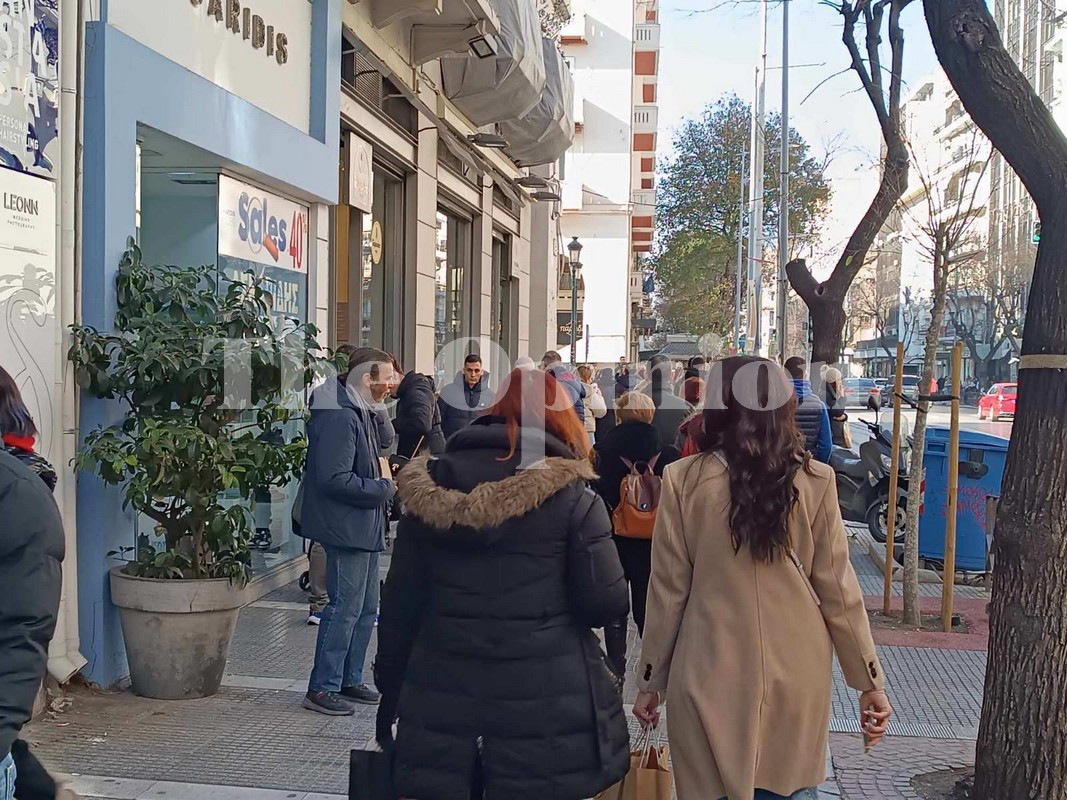 Οι ώρες λειτουργίας των καταστημάτων την Παραμονή Πρωτοχρονιάς