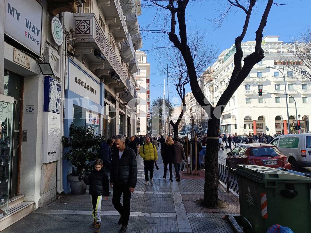 Σε ισχύ από σήμερα το εορταστικό ωράριο για το Πάσχα