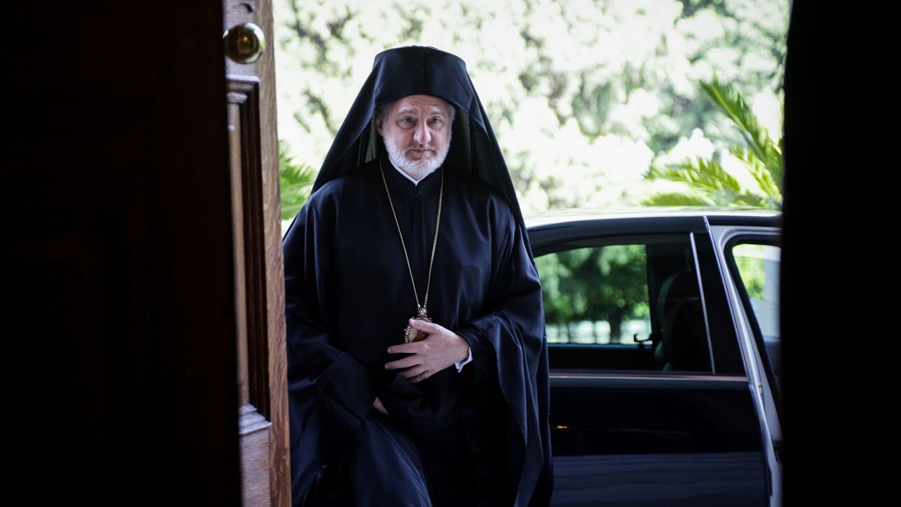 Ελπιδοφόρος για βαφτίσεις παιδιών ομόφυλων ζευγαριών: «Δεν νοείται να ζυγίζονται οι γονείς στην ορθόδοξη ευσέβειά τους»