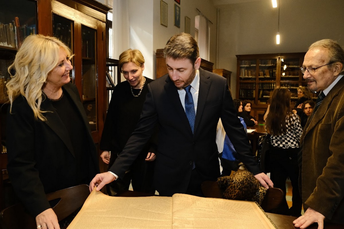 Ο Νίκος Ανδρουλάκης επισκέφθηκε το Ζάππειο Παρθεναγωγείο (ΦΩΤΟ)