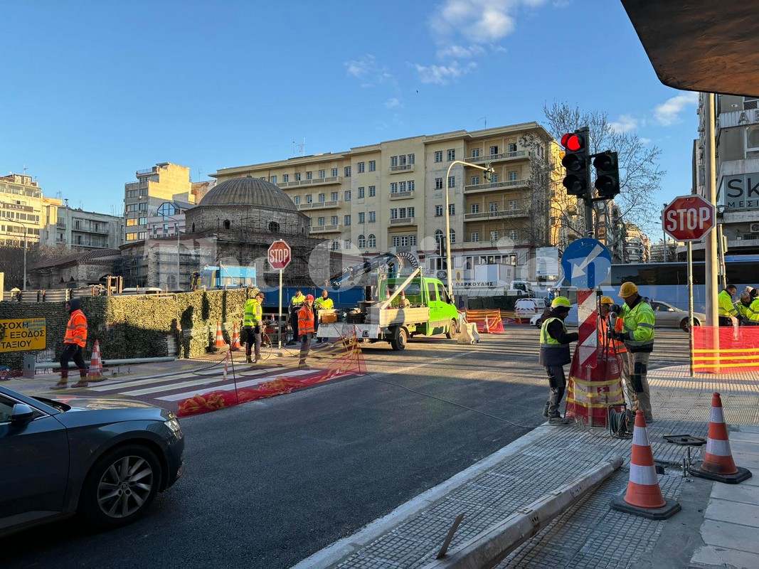 Εγνατία-Βενιζέλου: Μετά από 17 χρόνια «φεύγουν» οι λαμαρίνες του Μετρό