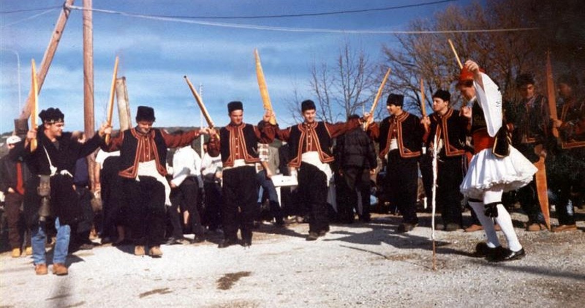Παλαιόκαστρο Χαλκιδικής: Οι Φωταροί έρχονται τα Θεοφάνια με κάλαντα και χορούς!
