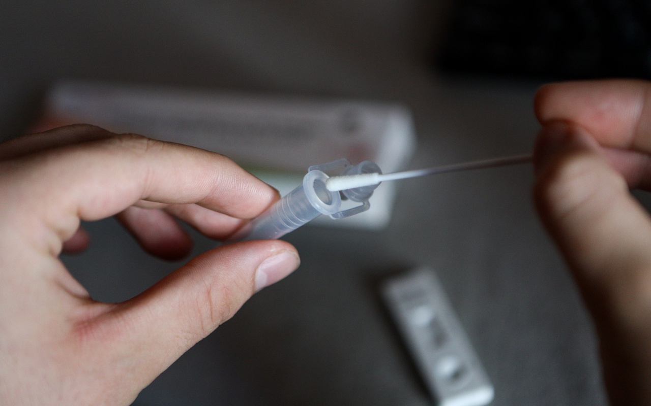 ΕΟΦ: Επικίνδυνο σκεύασμα παρουσιάζεται ως «θαυματουργό» αντίδοτο σε παρενέργειες εμβολίων COVID-19