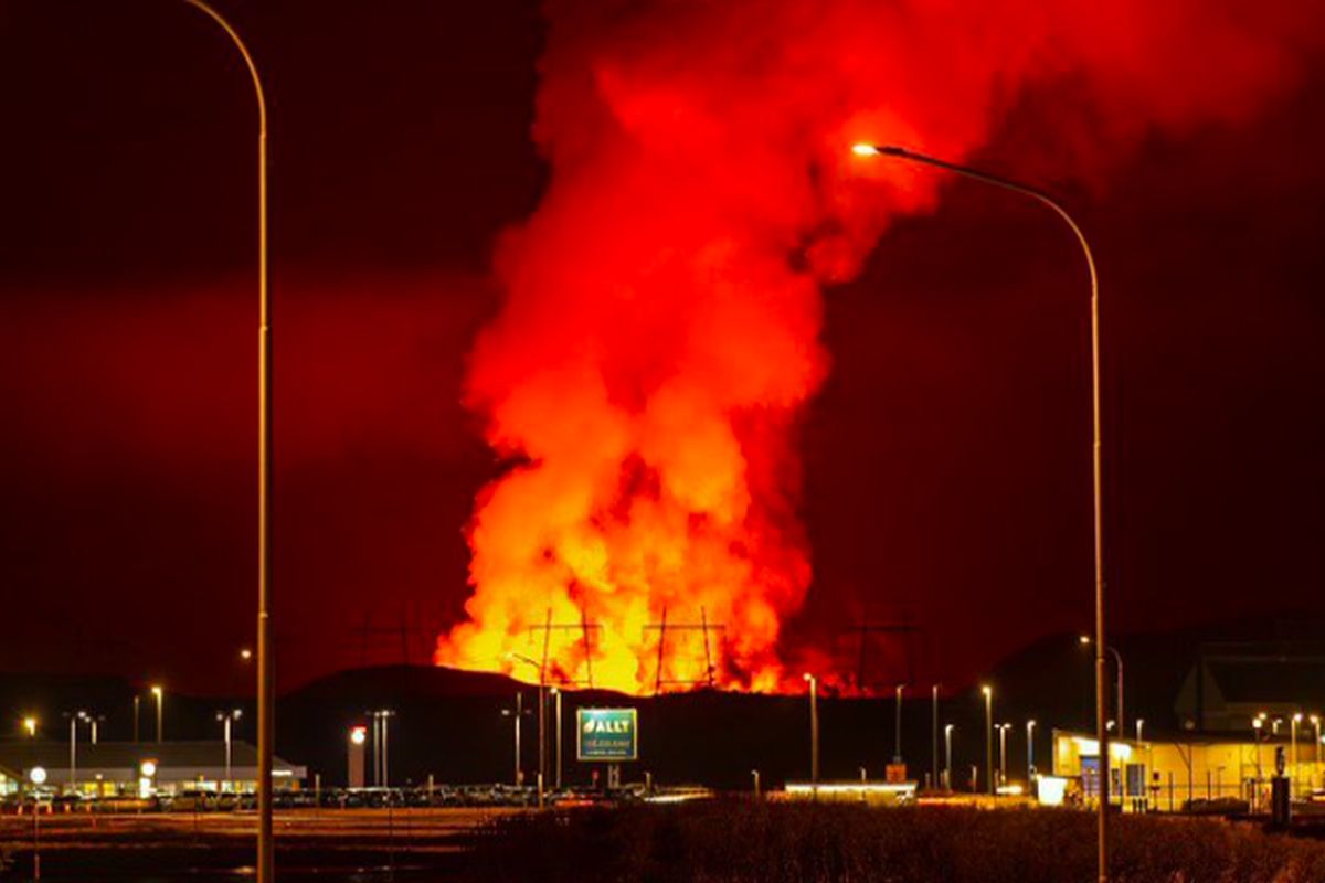 Ισλανδία: Νέα έκρηξη ηφαιστείου – Εκκενώθηκε ξανά η Γκρίνταβικ (VIDEO)