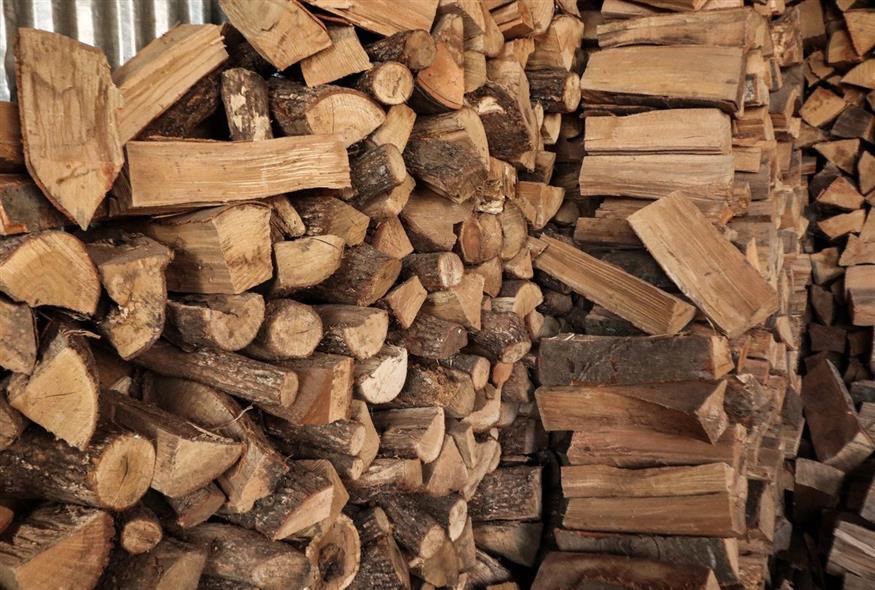 Οι χαμηλές θερμοκρασίες ανεβάζουν  τις τιμές σε πετρέλαιο και καυσόξυλα