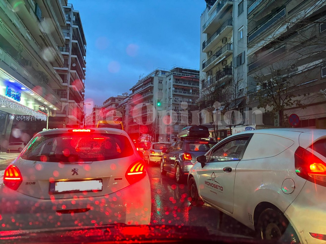 Θεσσαλονίκη: Όλη η πόλη… ένα μποτιλιάρισμα! (ΦΩΤΟ)