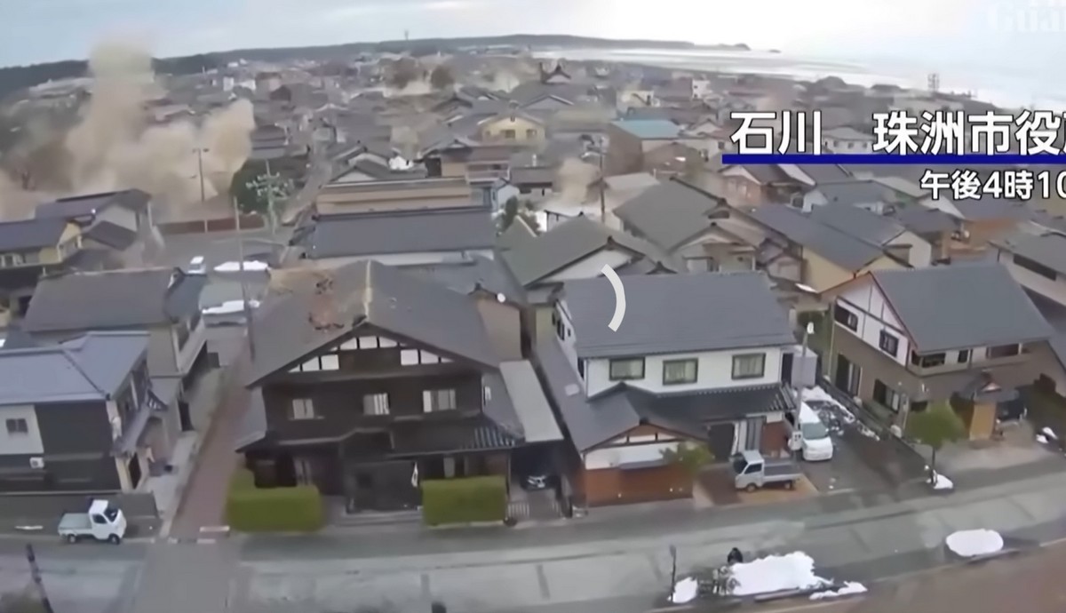 Σείεται η γη στην Ιαπωνία: Δεκάδες μετασεισμοί μετά τα 7,6 Ρίχτερ – Υποβαθμίζεται η «προειδοποίηση για μεγάλο τσουνάμι» (VIDEO)