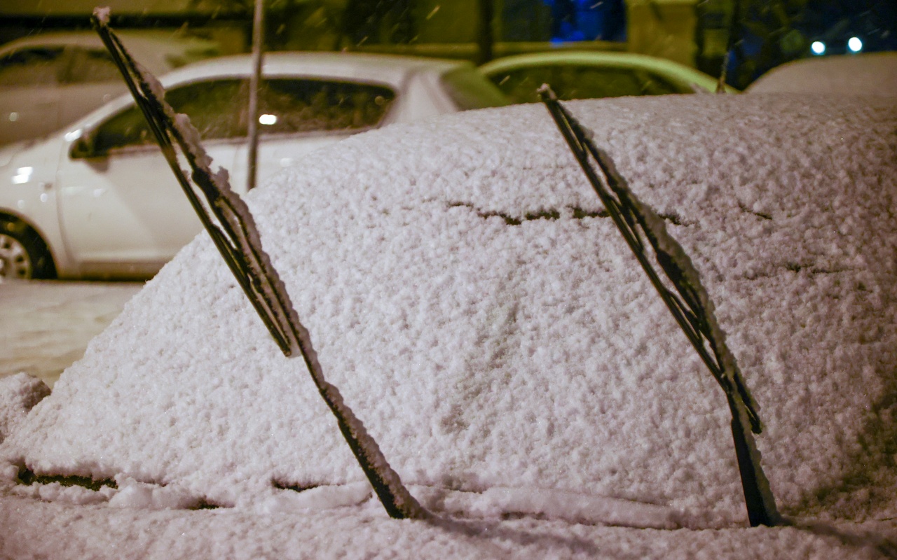 «Πολική φωτοβολίδα» φέρνει χιόνια ακόμη και δίπλα στη θάλασσα (VIDEO)