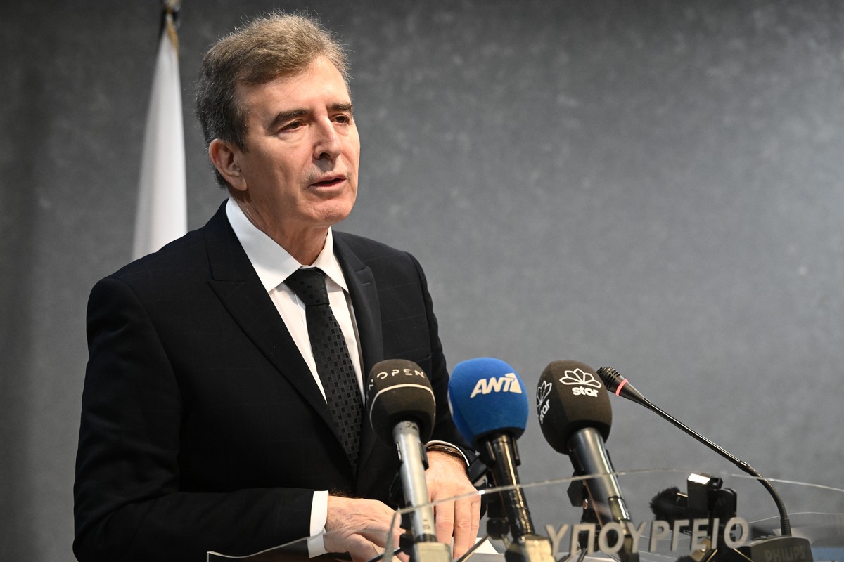 “Save Youth”: Ξεκινά τη Δευτέρα το Panic Button για τους ανήλικους (VIDEO)