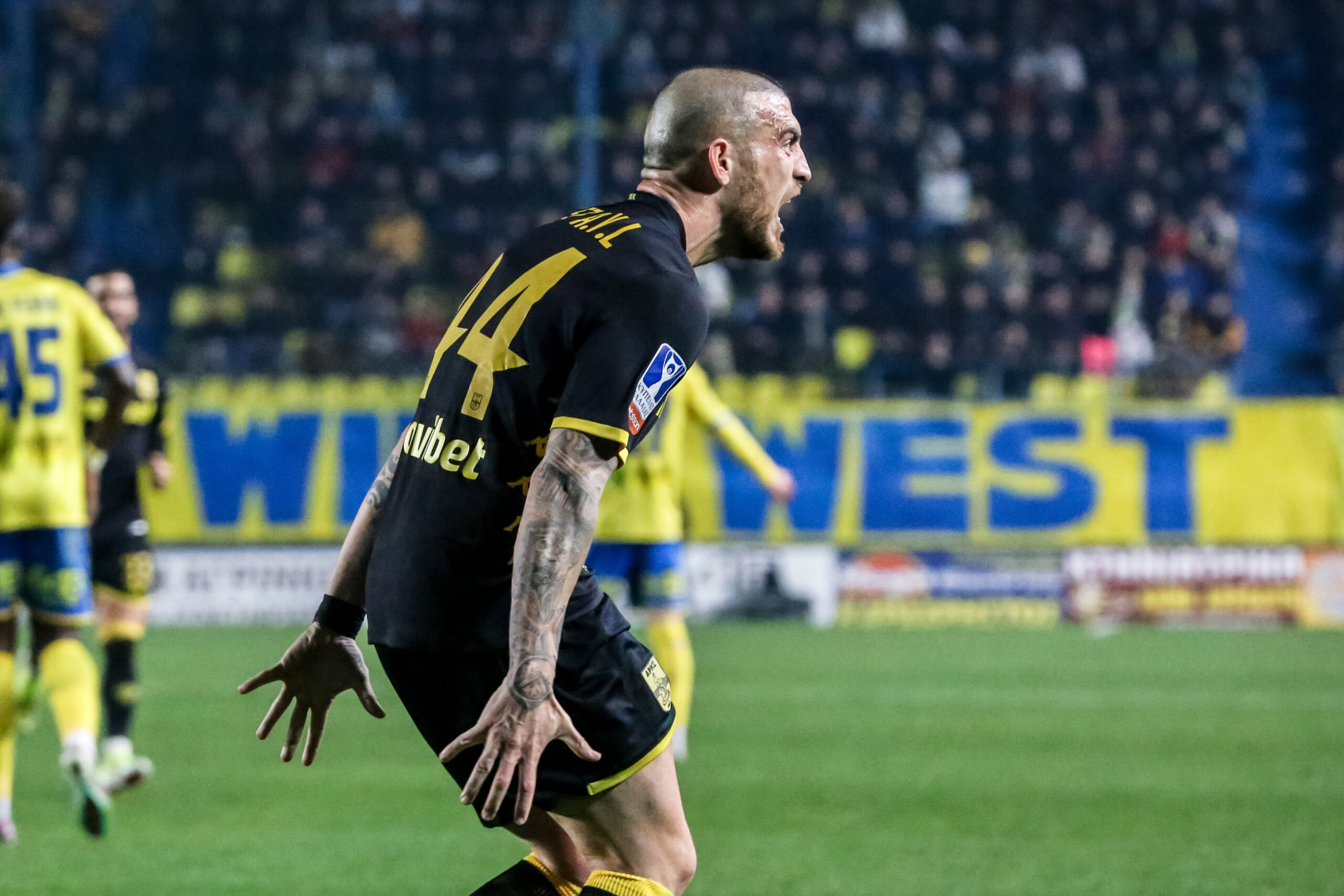 Bέλεθ: «Θα ασχοληθούμε με τον τελικό όταν έρθει η ώρα, τώρα έχουμε play-off»