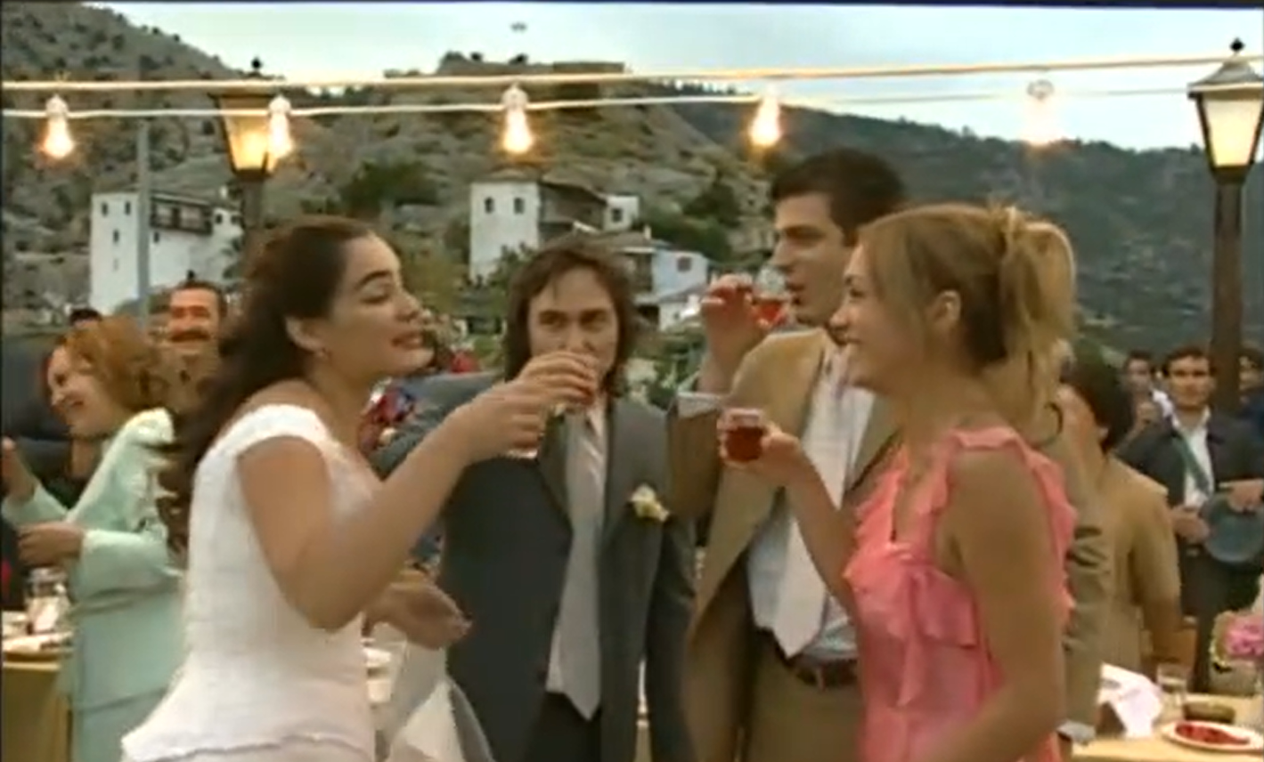 Το ελληνικό σήριαλ με παρένθετη μητέρα που έκανε πάταγο πριν 20 χρόνια (VIDEO)