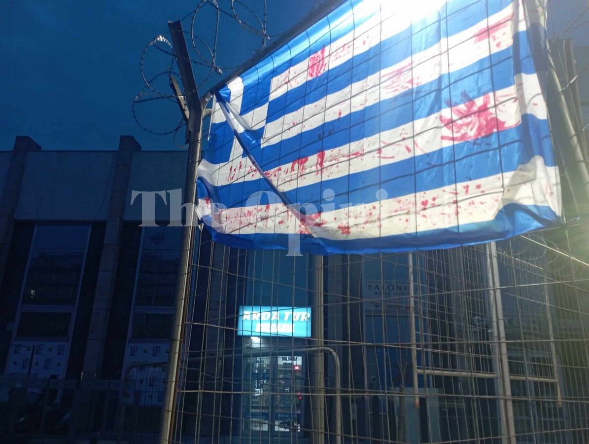 Θεσσαλονίκη: Συγκίνηση και πόνος στον ΟΣΕ για τους 57 νεκρούς των Τεμπών (ΦΩΤΟ)
