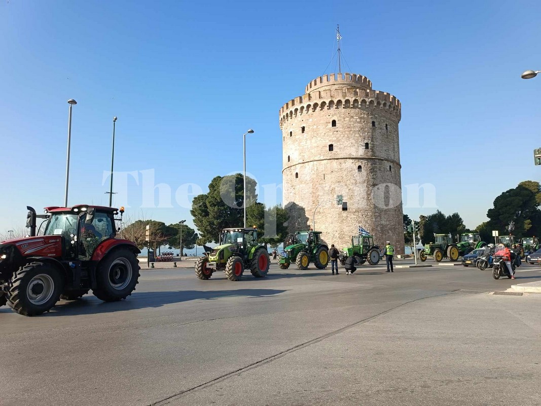 «Απόβαση» αγροτών στο κέντρο της Θεσσαλονίκης (ΦΩΤΟ+VIDEO)