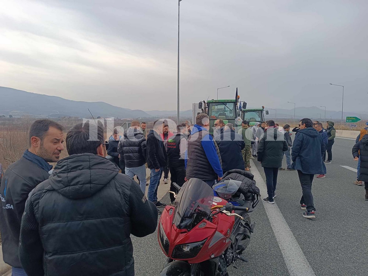 Στα μπλόκα οι αγρότες των Σερρών – Έκλεισαν συμβολικά δρόμο  (ΦΩΤΟ)