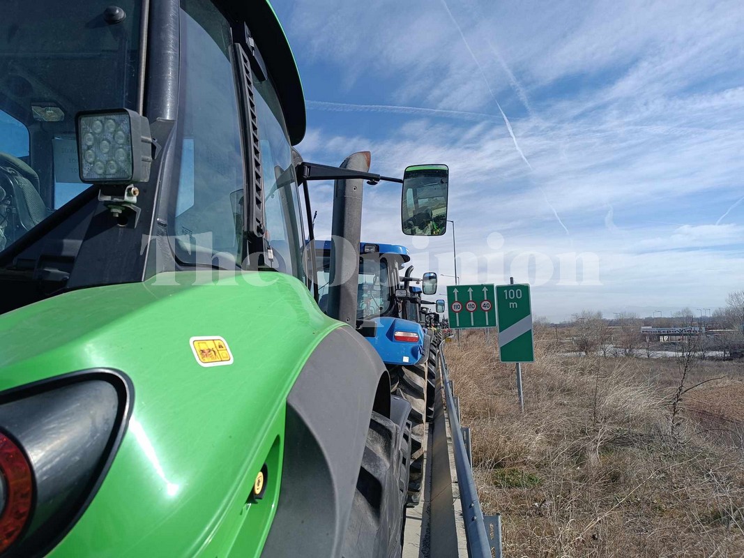 Αγρότες: Συνεχίζονται οι κινητοποιήσεις όσο περιμένουν λύσεις – Πως θα κινηθούν τις επόμενες ώρες