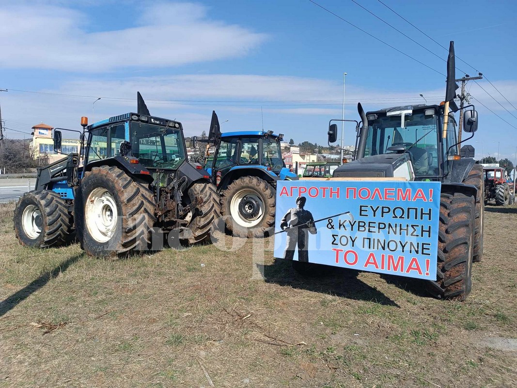Συνεχίζουν τις κινητοποιήσεις οι αγρότες – Κλιμάκωση τη Δευτέρα με συλλαλητήρια και αποκλεισμούς (ΦΩΤΟ)