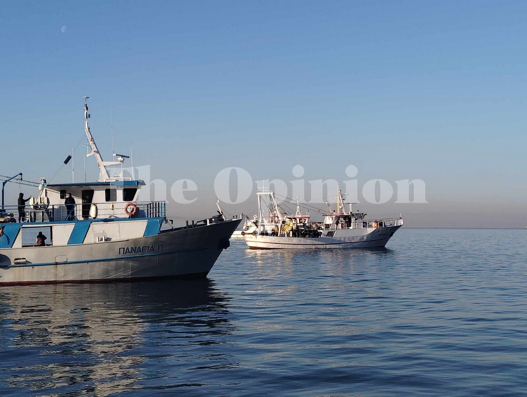 Θεσσαλονίκη: Με καϊκια και τράτες στον Θερμαϊκό υπέρ των αγροτών (ΦΩΤΟ+VIDEO)