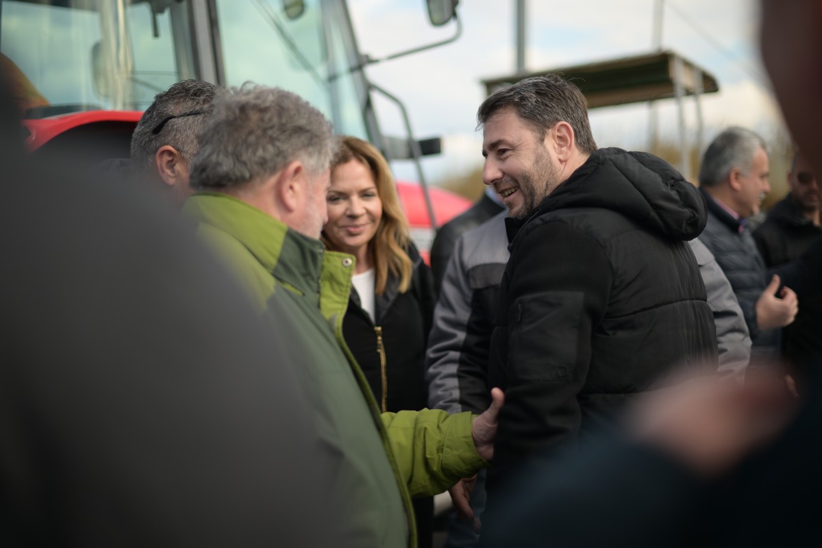 Ανδρουλάκης για αγρότες: «Ως ΠΑΣΟΚ στεκόμαστε δίπλα στον αγώνα τους, χωρίς λαϊκισμούς» (ΦΩΤΟ)