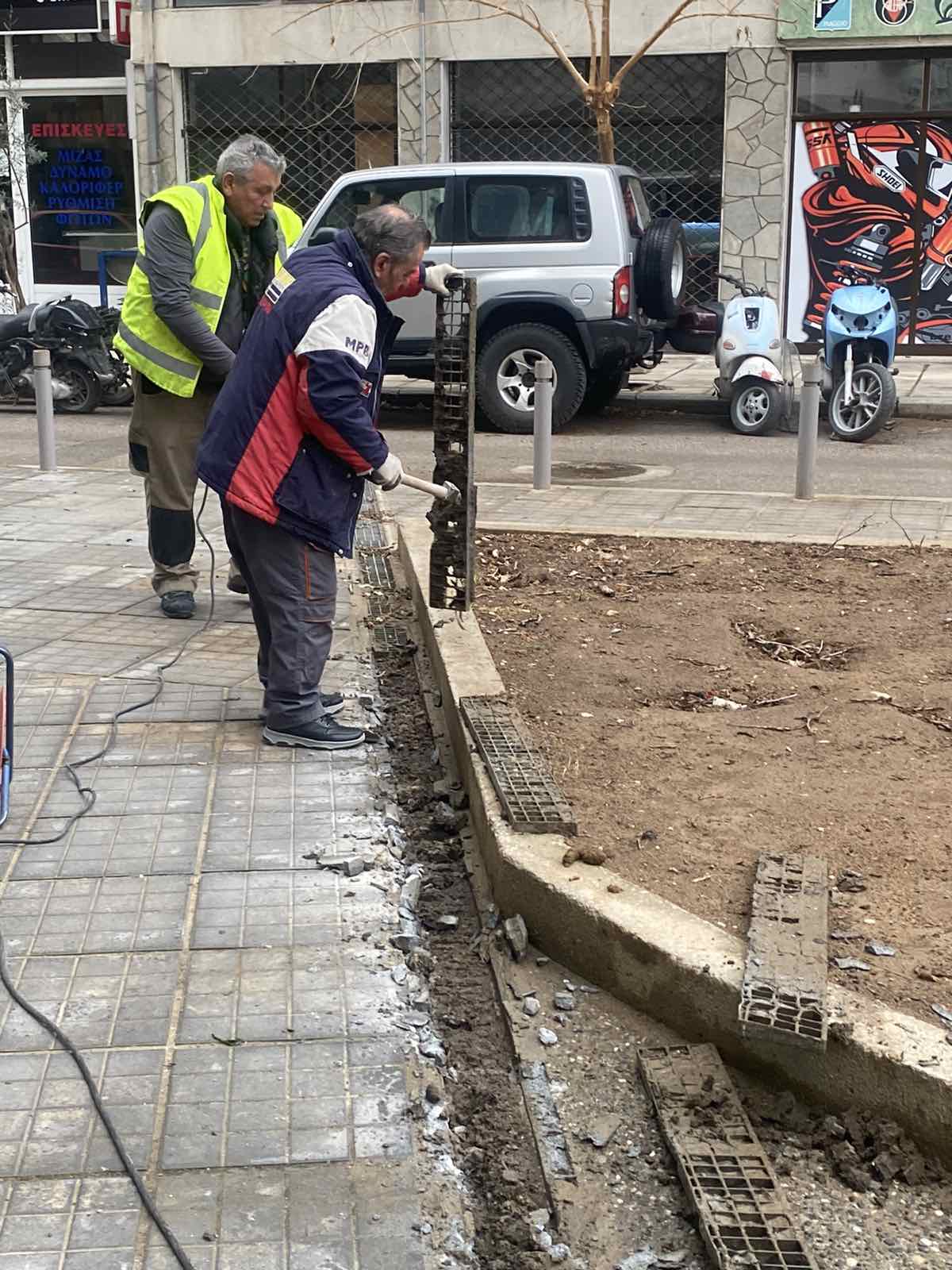 Δήμος Θεσσαλονίκης: Πλύσιμο και αποφράξεις φρεατίων στην Ε’ δημοτική κοινότητα (ΦΩΤΟ)