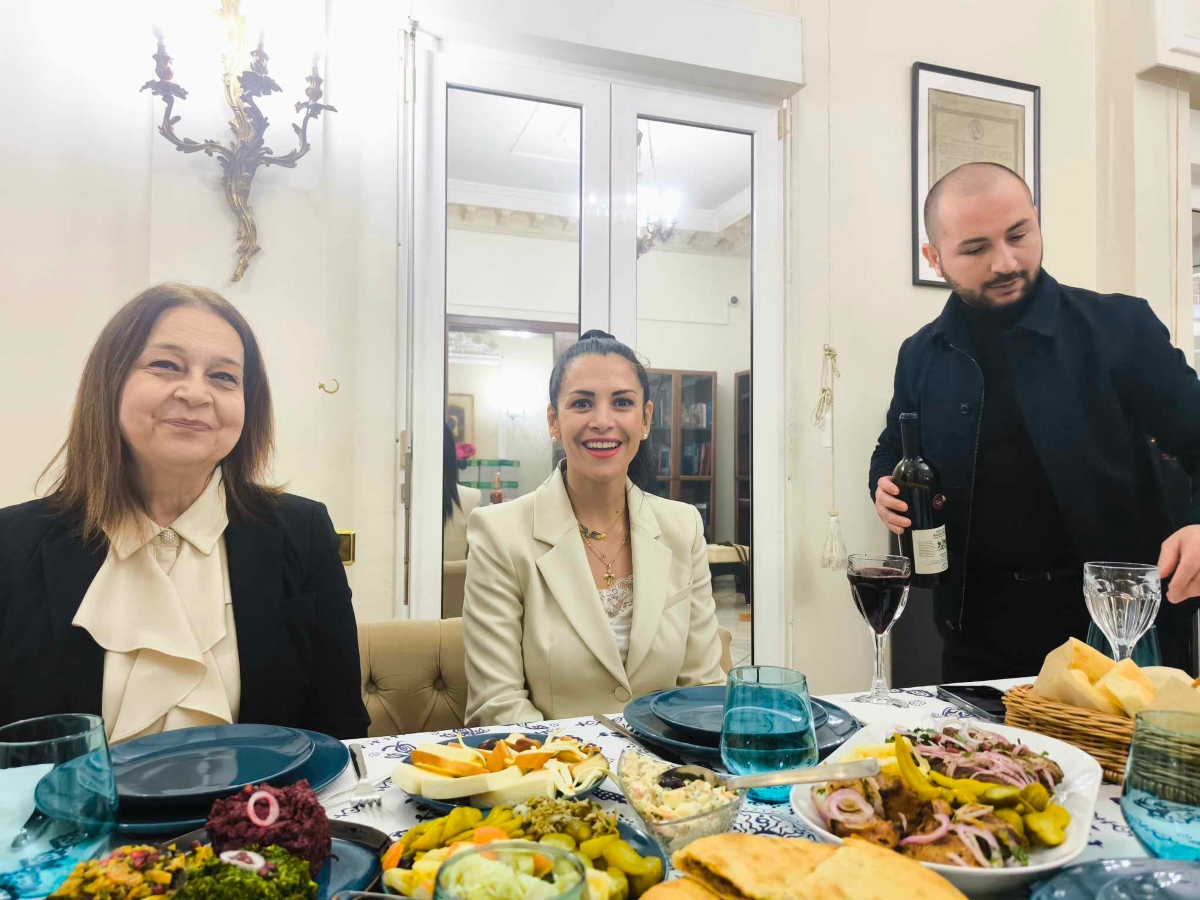Το γεύμα της δημάρχου Καλαμαριάς με τον υποπρόξενο της Γεωργίας στη Θεσσαλονίκη