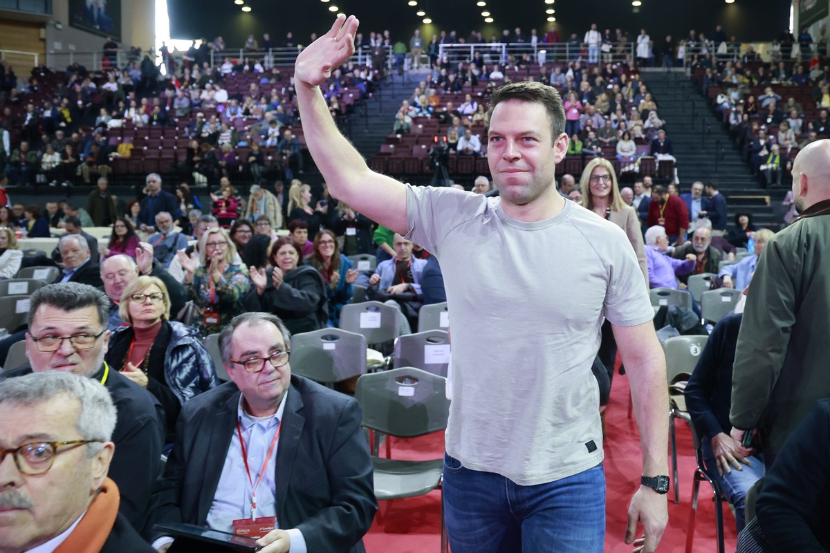 Θρίλερ στο συνέδριο του ΣΥΡΙΖΑ – Υπογραφές κατά των εκλογών – «Δεν θα γίνω Ιφιγένεια» λέει ο Κασσελάκης