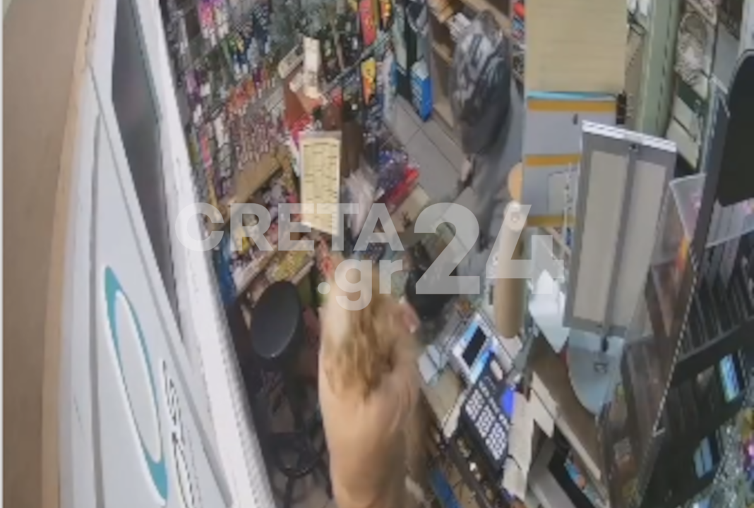 Απίστευτη ηλικιωμένη: Έδιωξε ληστή από το κατάστημά της με… πλάστη (VIDEO)