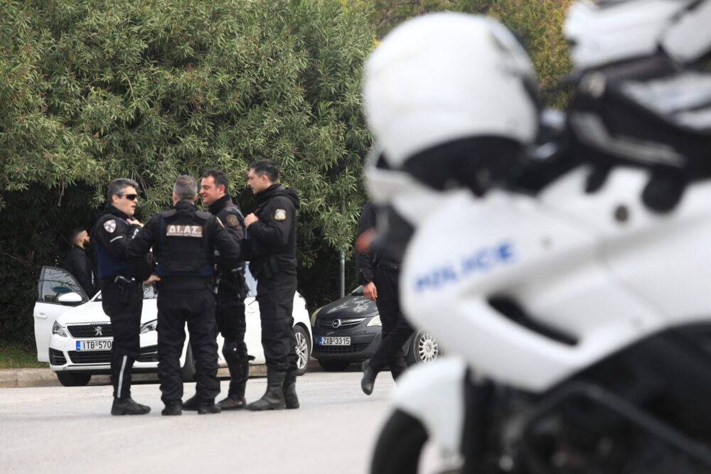 Γλυφάδα: Στο μικροσκόπιο των Αρχών το κίνητρο του μακελειού (VIDEO)