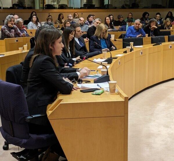 Νοτοπούλου: Στο Ευρωκοινοβούλιο με συγγενείς θυμάτων της τραγωδίας των Τεμπών (ΦΩΤΟ-VIDEO)