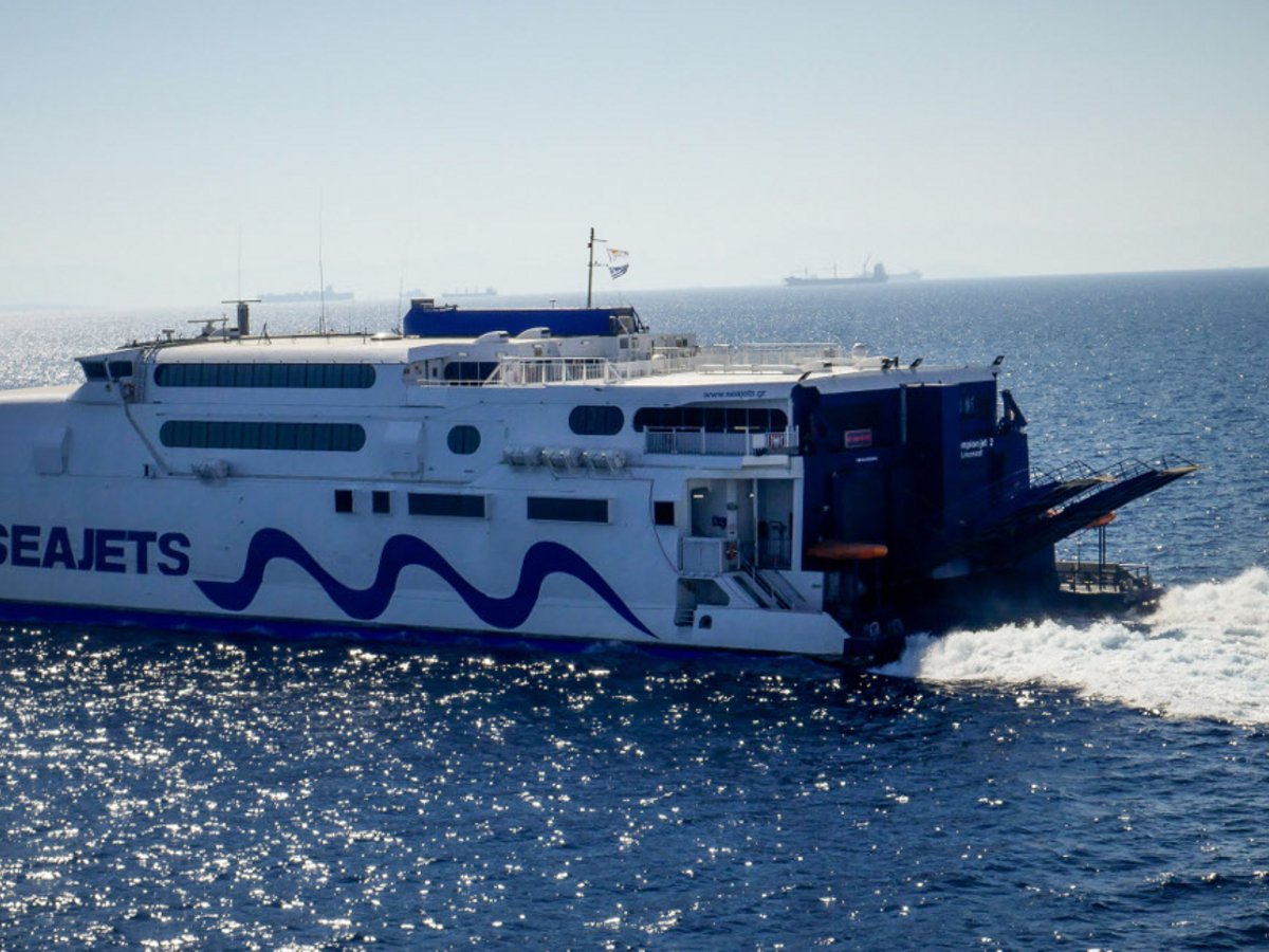 Εκπτώσεις σε ακτοπλοϊκά και αεροπορικά εισιτήρια για τη μετάβαση αναπληρωτών εκπαιδευτικών