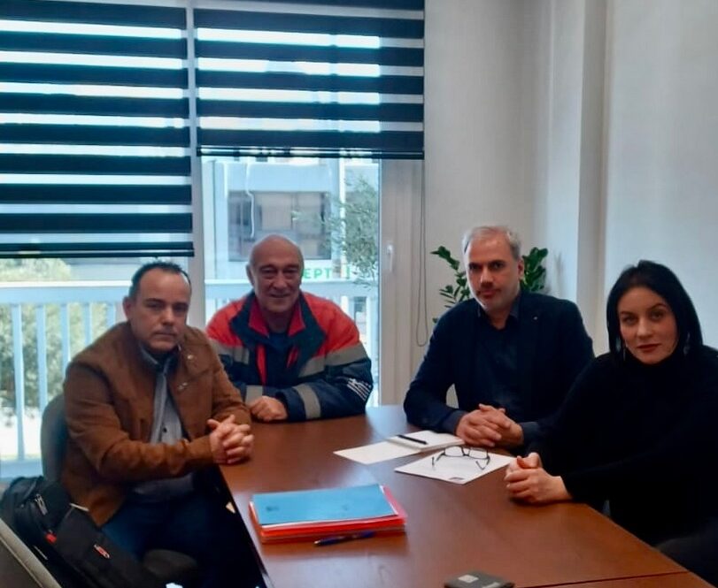 ΠΑΣΟΚ: Συνάντηση Σαρηγιάννη με εργαζομένους του ΕΚΑΒ
