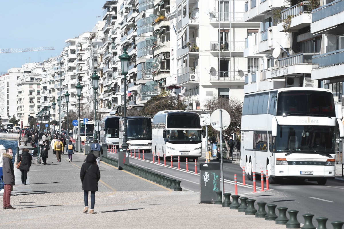 Θεσσαλονίκη: Χωροθετούνται νέες θέσεις στάθμευσης για τα τουριστικά λεωφορεία (ΦΩΤΟ)