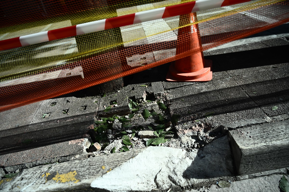 Βόμβα στο υπουργείο Εργασίας: Τα σενάρια που εξετάζει η Αντιτρομοκρατική (VIDEO)