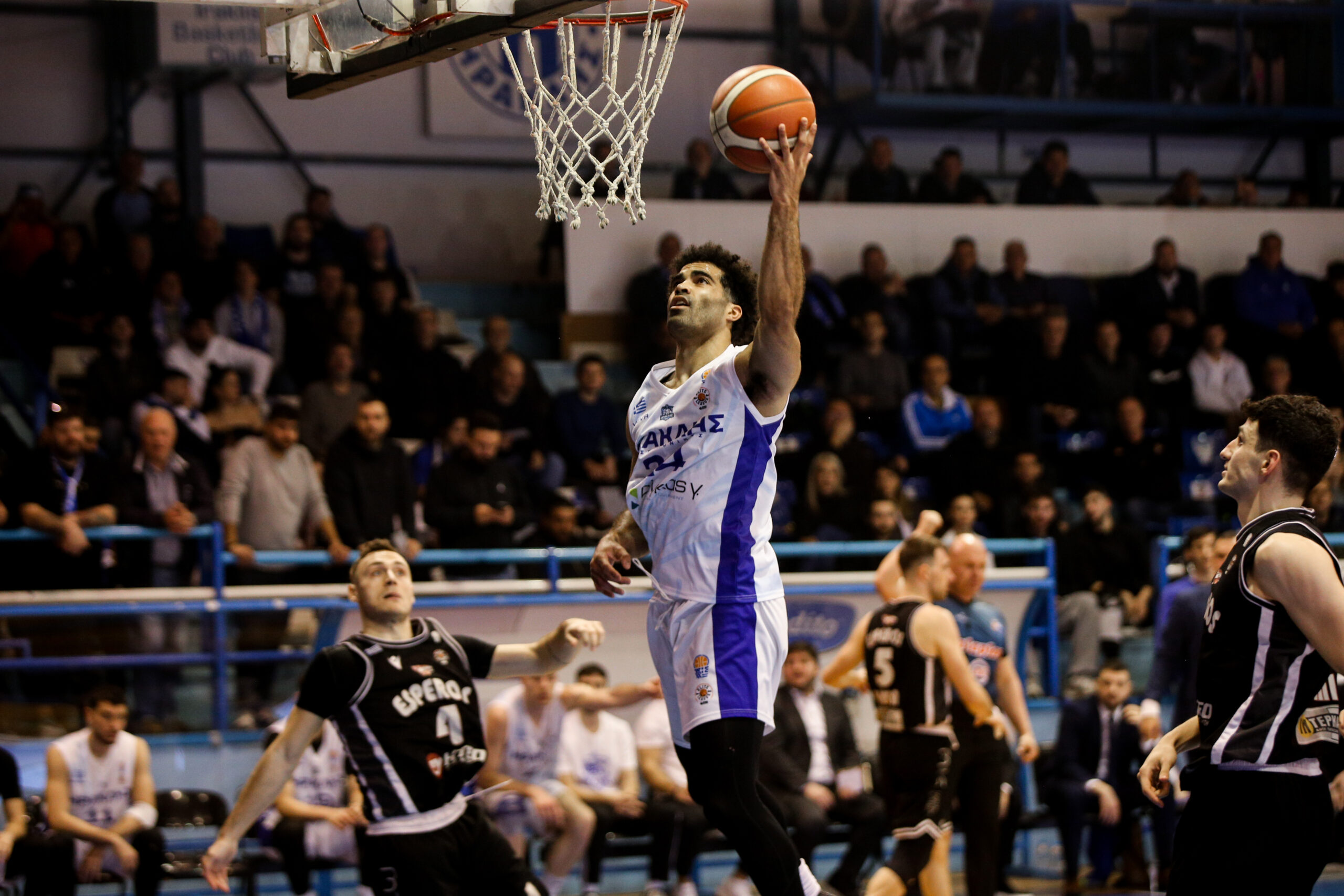 Ηρακλής – Έσπερος Λαμίας 90-67 : Επτά στα επτά και νέος διασυρμός