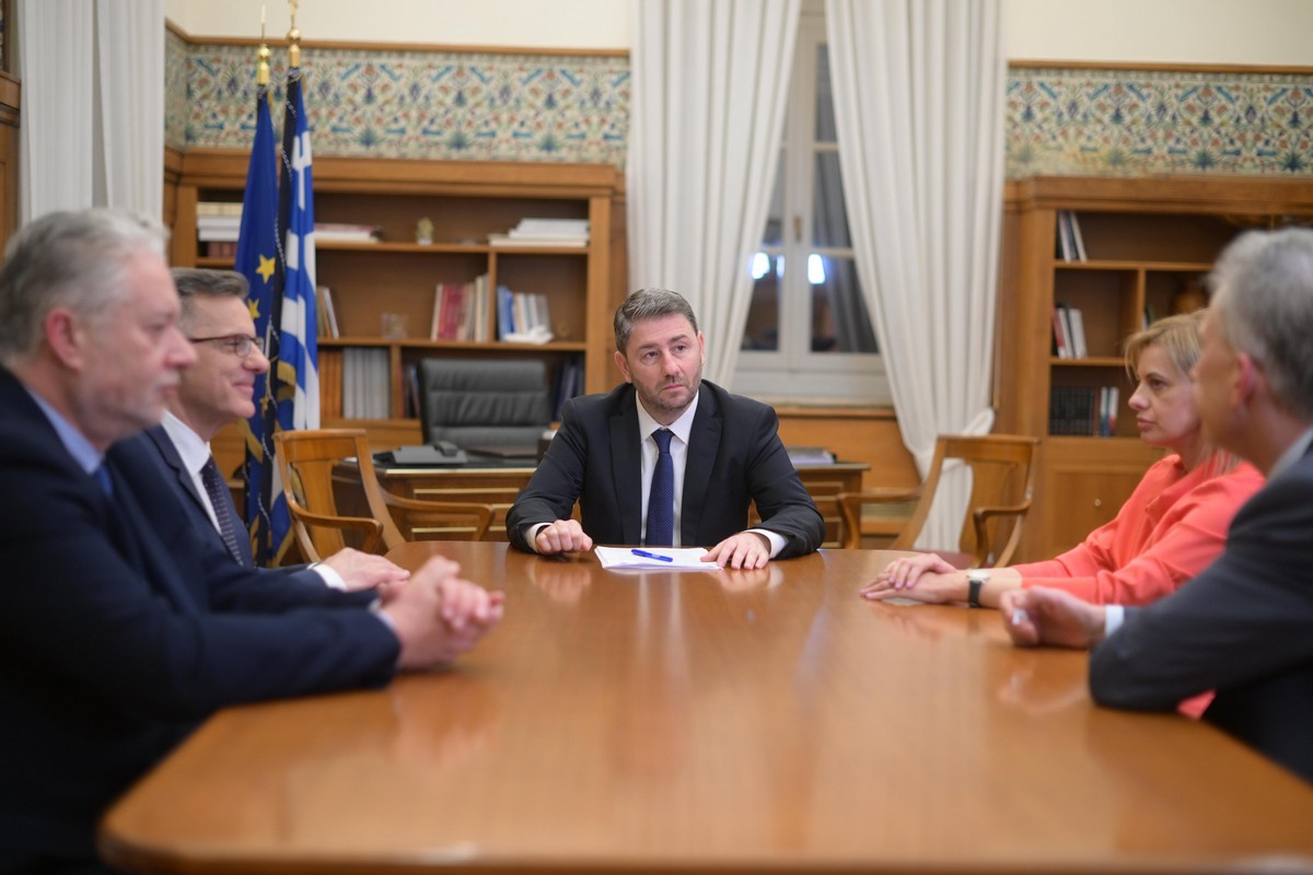 ΠΑΣΟΚ: Τέσσερις νέοι υποψήφιοι ευρωβουλευτές – Βρεττού, Χρυσόγονος, Κικίλιας και Δημόπουλος!