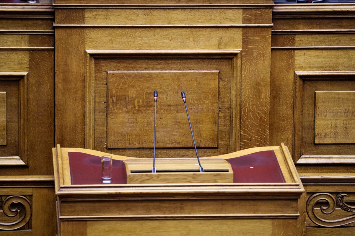 Η «έσχατη προδοσία» προκαλεί πολιτικό σεισμό και πόλωση άνευ προηγουμένου