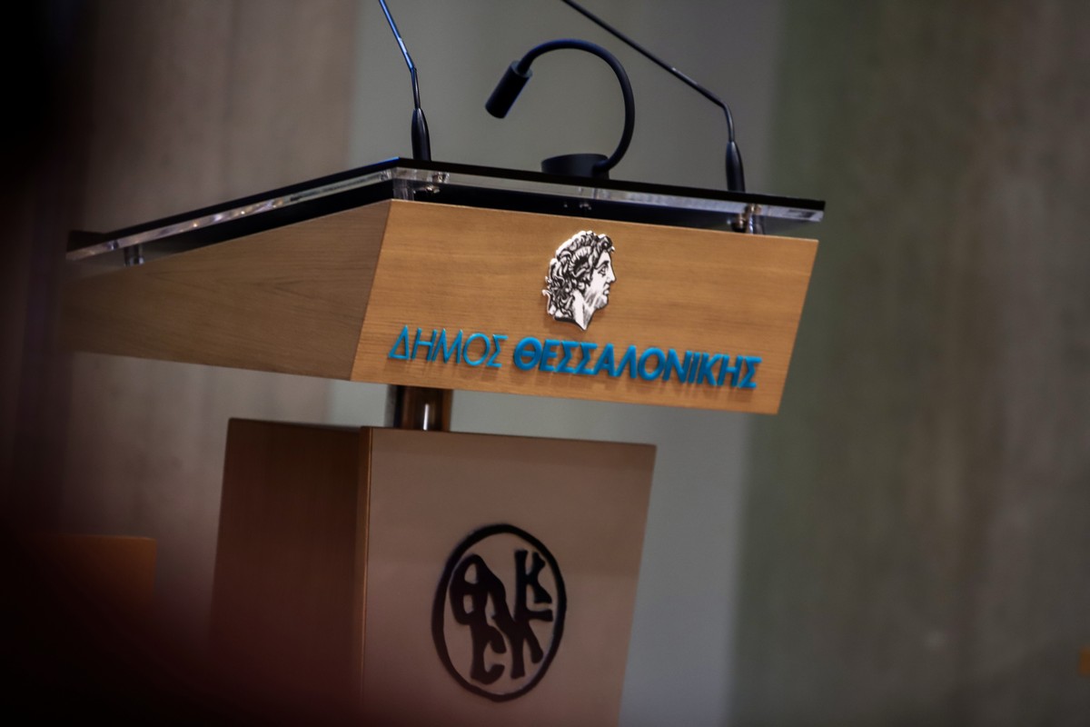 Αντιπαράθεση Αγγελούδη – Ζέρβα στο δημοτικό συμβούλιο