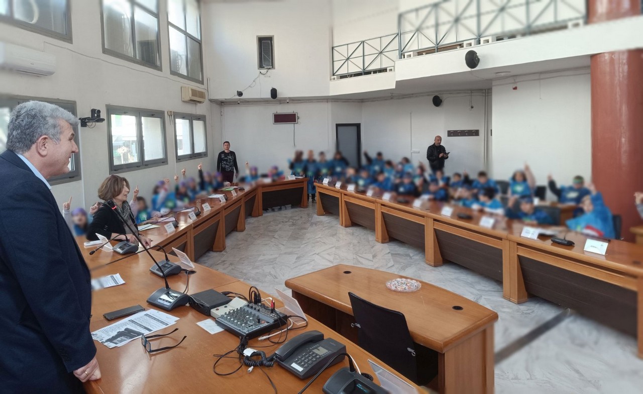 Μήνυμα για την ανακύκλωση έστειλαν μαθητές από το δημαρχείο Κορδελιού – Ευόσμου (ΦΩΤΟ)