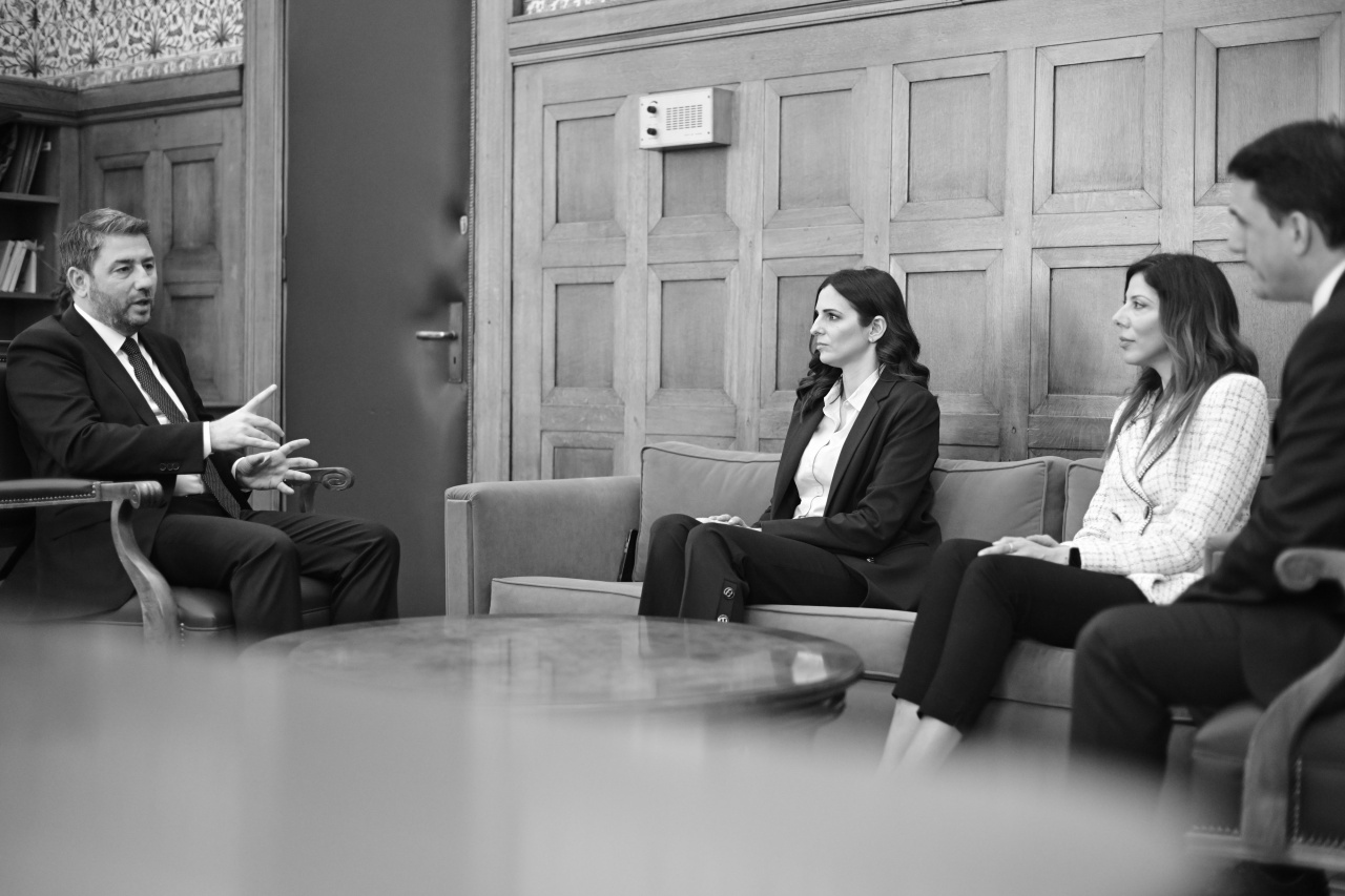 ΠΑΣΟΚ: Ποιοι είναι οι τρεις πρώτοι υποψήφιοι ευρωβουλευτές που ανακοινώθηκαν