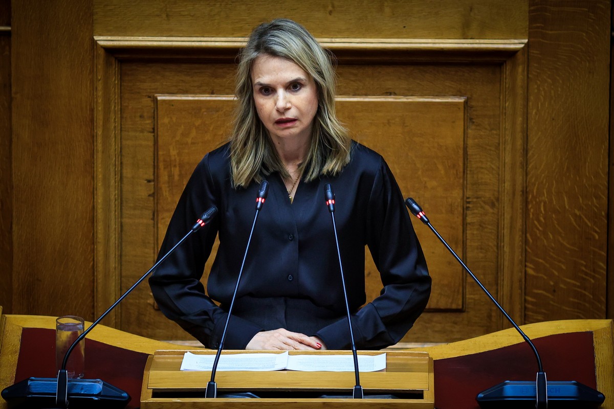 Μιλένα Αποστολάκη στον FLASH: Μικροκομματική επιλογή η πρόταση Τασούλα για ΠτΔ (AUDIO)