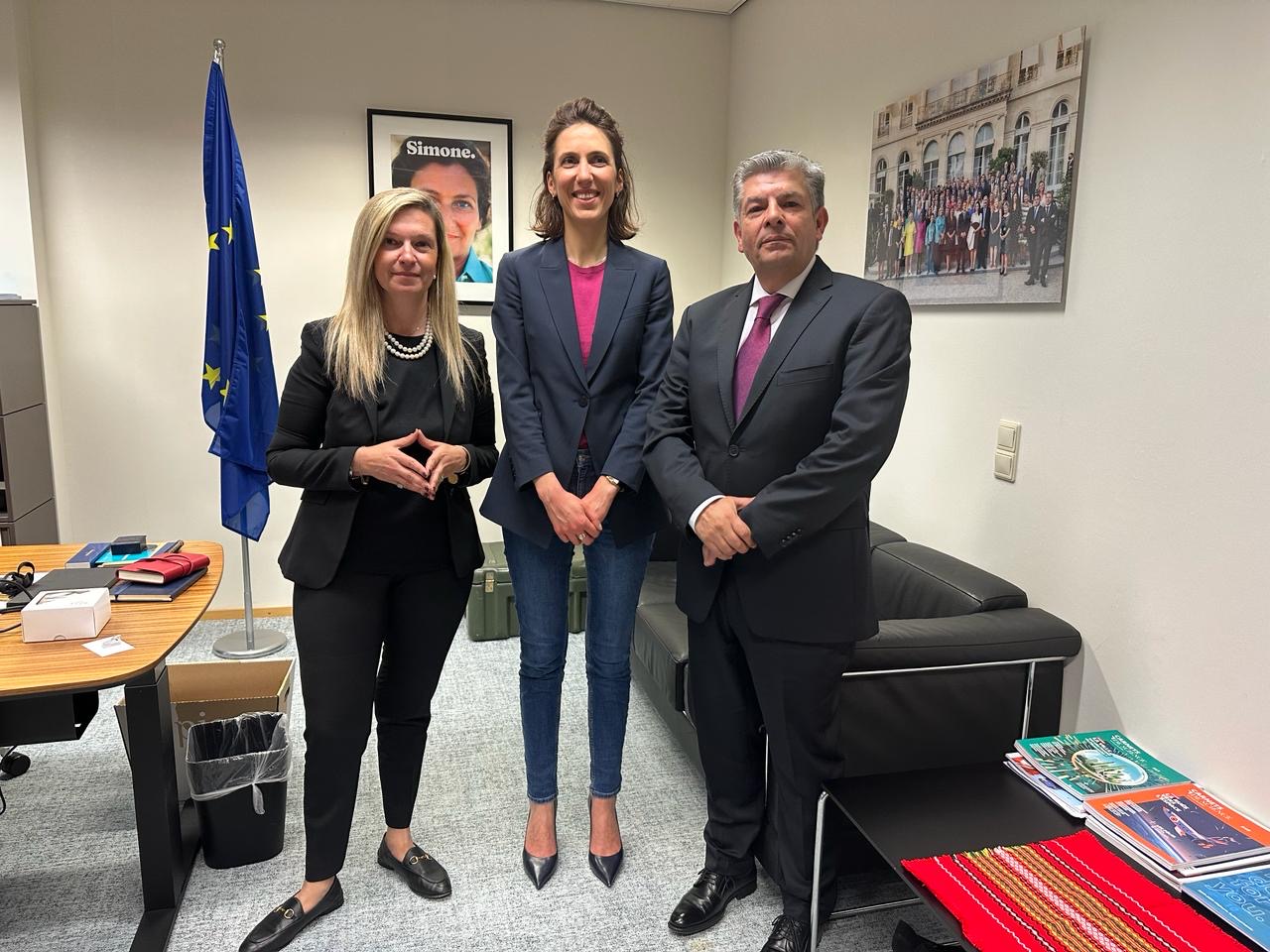 Με τον Μακρόν ο Λοβέρδος