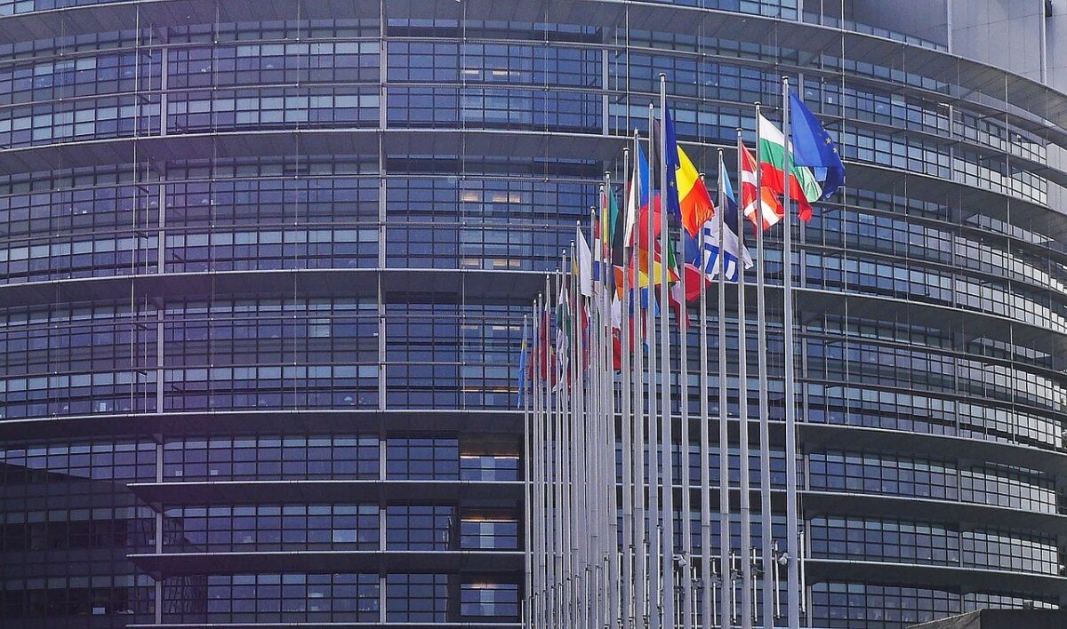 Εμπορικές μεταφορές στην Ε.Ε.: Εξοικονόμηση 1 δισ. ευρώ και μείωση γραφειοκρατίας μέσω νέου κανονισμού