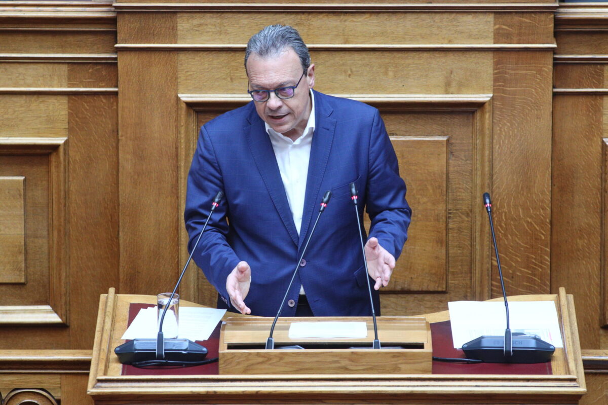 Φάμελλος για πρόταση δυσπιστίας: Ο Μητσοτάκης να έρθει στη Βουλή και να απολογηθεί