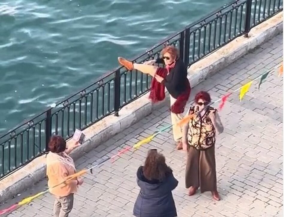 Γιαγιά χορεύει σάμπα και γίνεται viral (VIDEO)