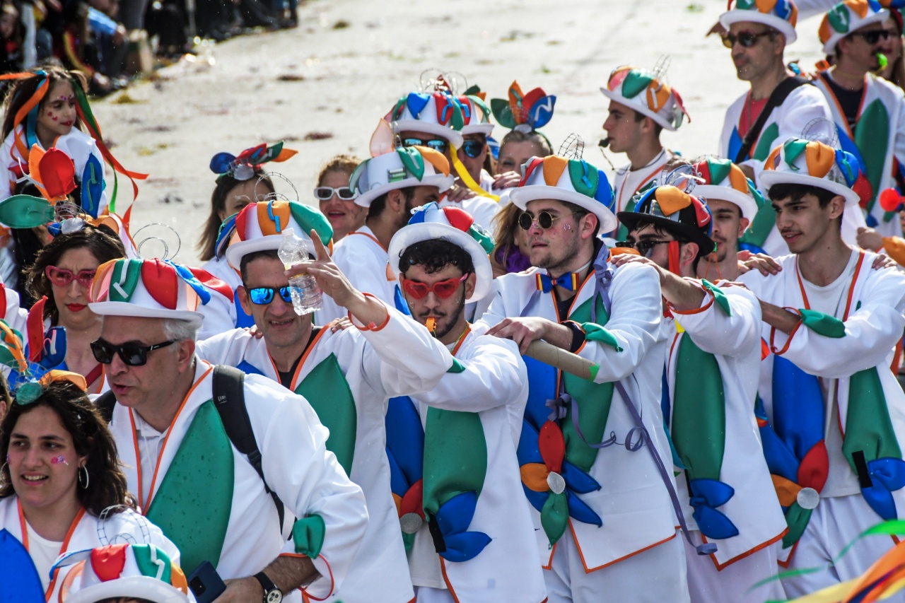 Παρέλαση, ρυθμός και γιαουρτομαχίες – Το καρναβάλι στη Χαλκηδόνα (ΦΩΤΟ)