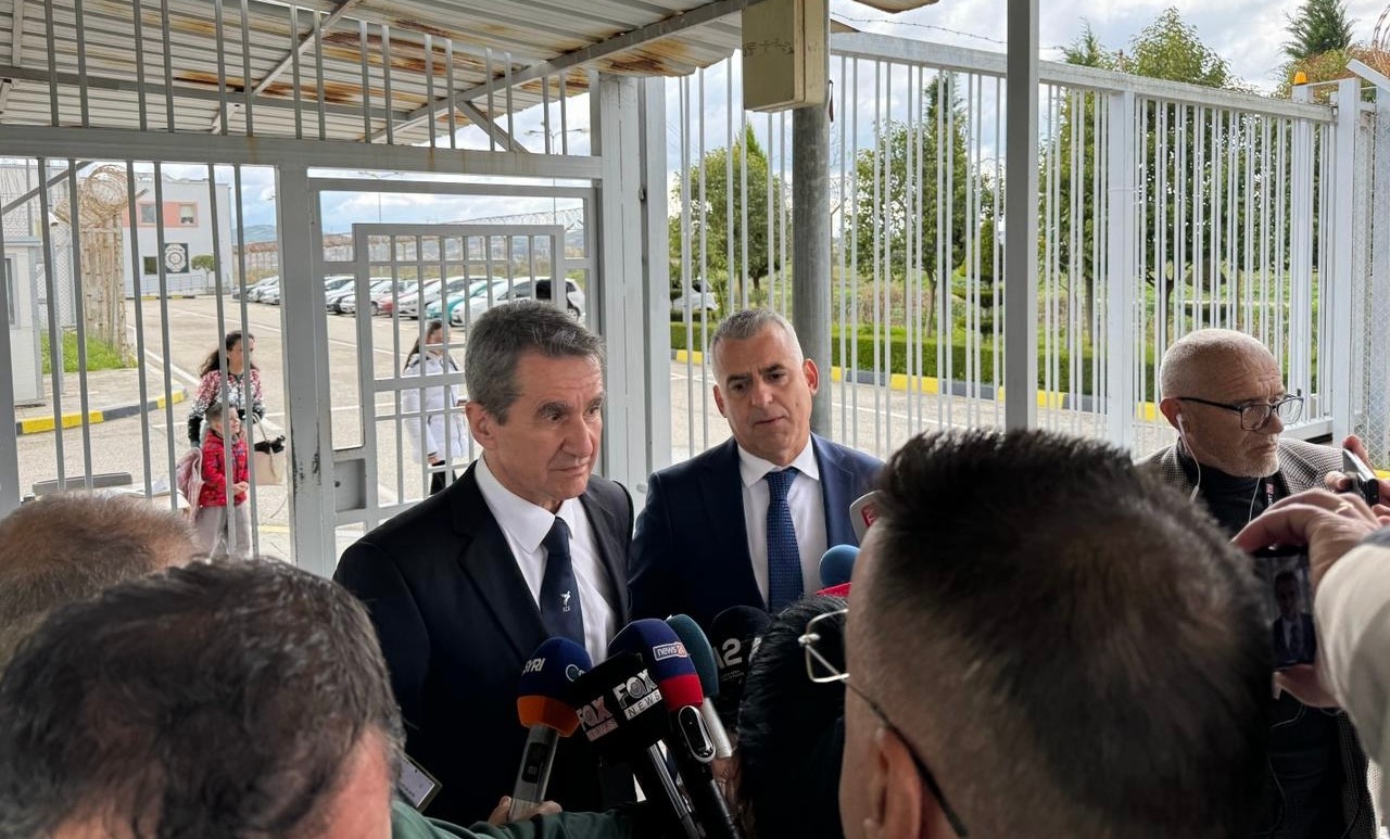 Συνάντηση Λοβέρδου – Μπελέρη στις φυλακές – «Δεν υπάρχει κράτος δικαίου στην Αλβανία» (VIDEO)